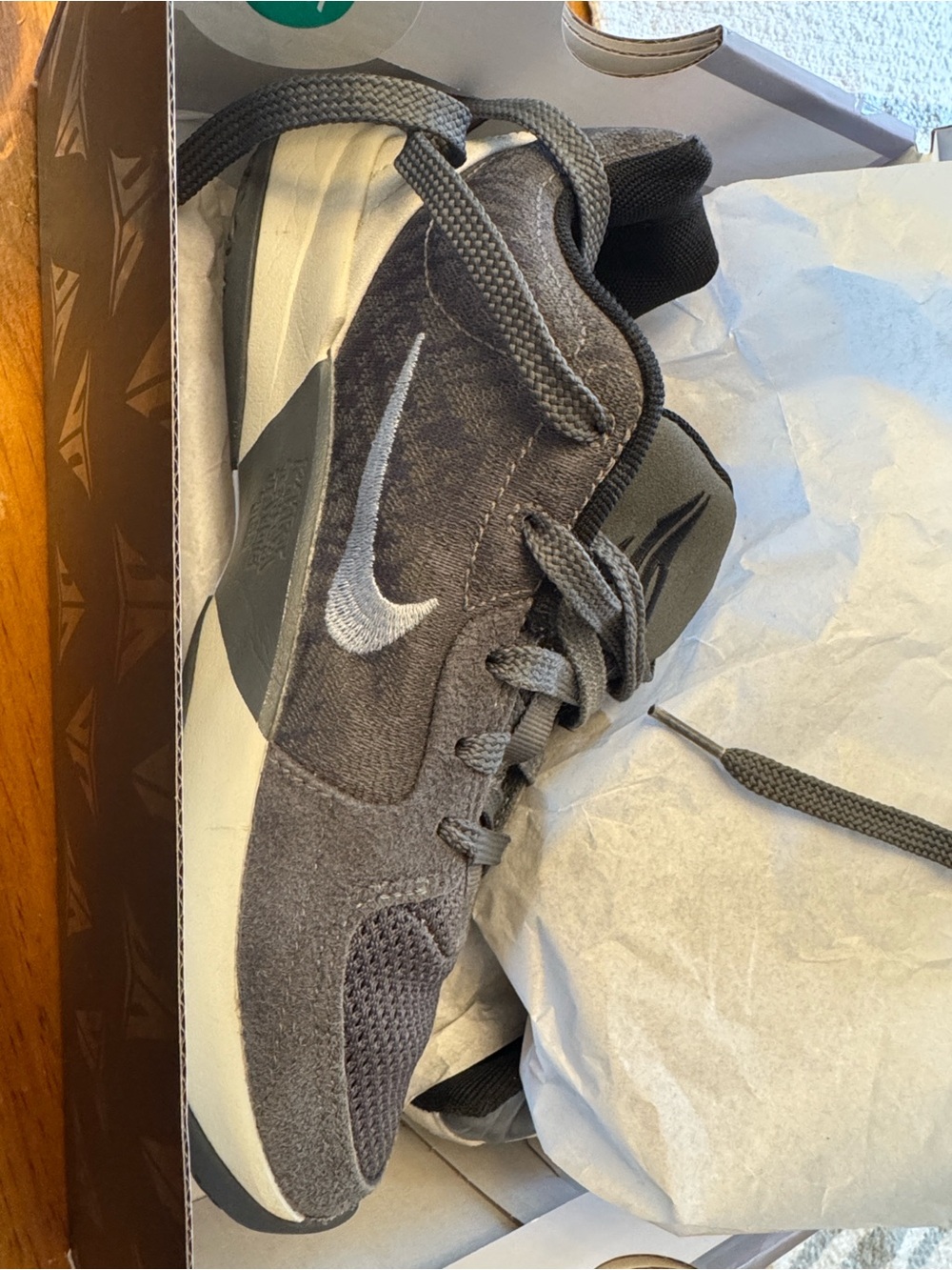 Nike Youth JA 2 Basketball Shoes